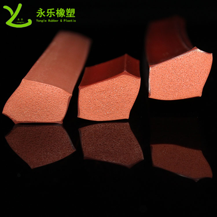 擠出復(fù)合發(fā)泡硅膠條，耐高溫復(fù)合發(fā)泡硅膠條，耐老化復(fù)合發(fā)泡硅膠條