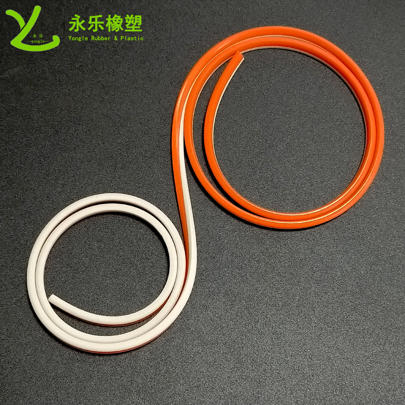 濱海新復(fù)合雙色導(dǎo)電硅膠條_導(dǎo)電屏蔽硅膠管_電磁屏蔽密封條