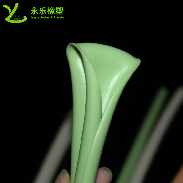 硅膠吸管，擠出異形硅膠吸管，食品級(jí)硅膠吸管